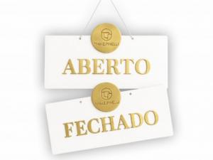 Placa Aberto e Fechado Acrílico 2mm 10x25 cm 1x0 - Gravação Frente e Relevo   Gravação a Laser